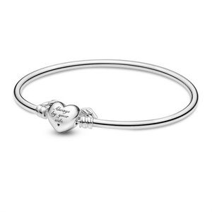 Brand new Pandora Moments Winged Heart Bangle size 17 cm